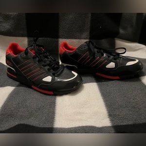 Adidas ZX750 Mens Sneaker (Black and Red)